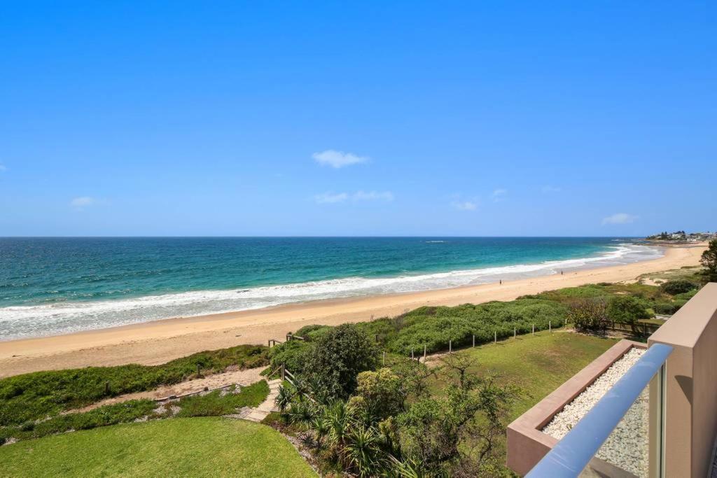 Beach And Ocean Front Penthouse With Wifi And Parking Apartment Entrance Exterior photo